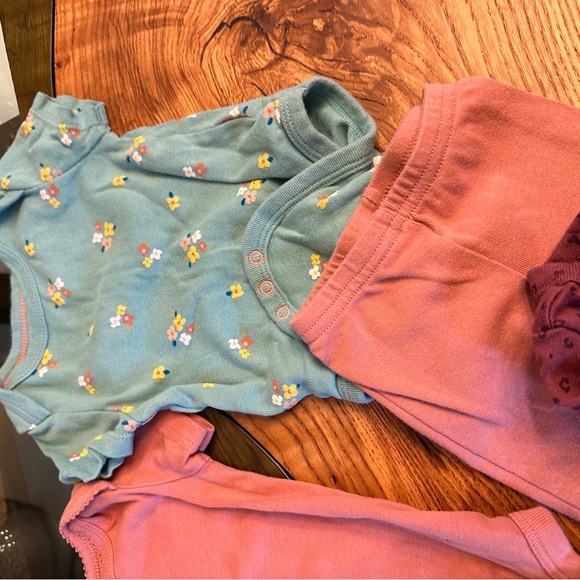 Lot of Newborn 0-3 Months Girl Clothes - Picture 3 of 9